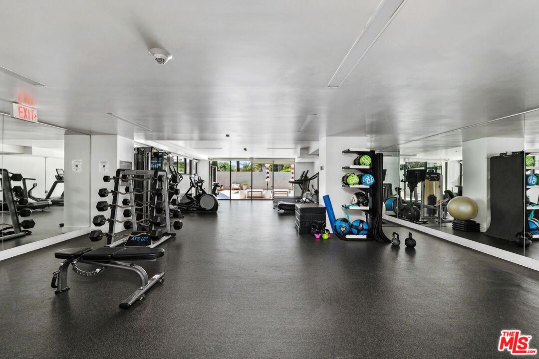 818 N Doheny Dr Unit: 606