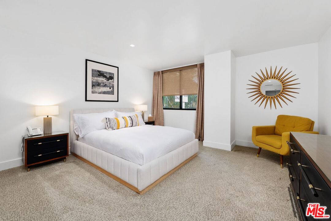 818 N Doheny Dr Unit: 606