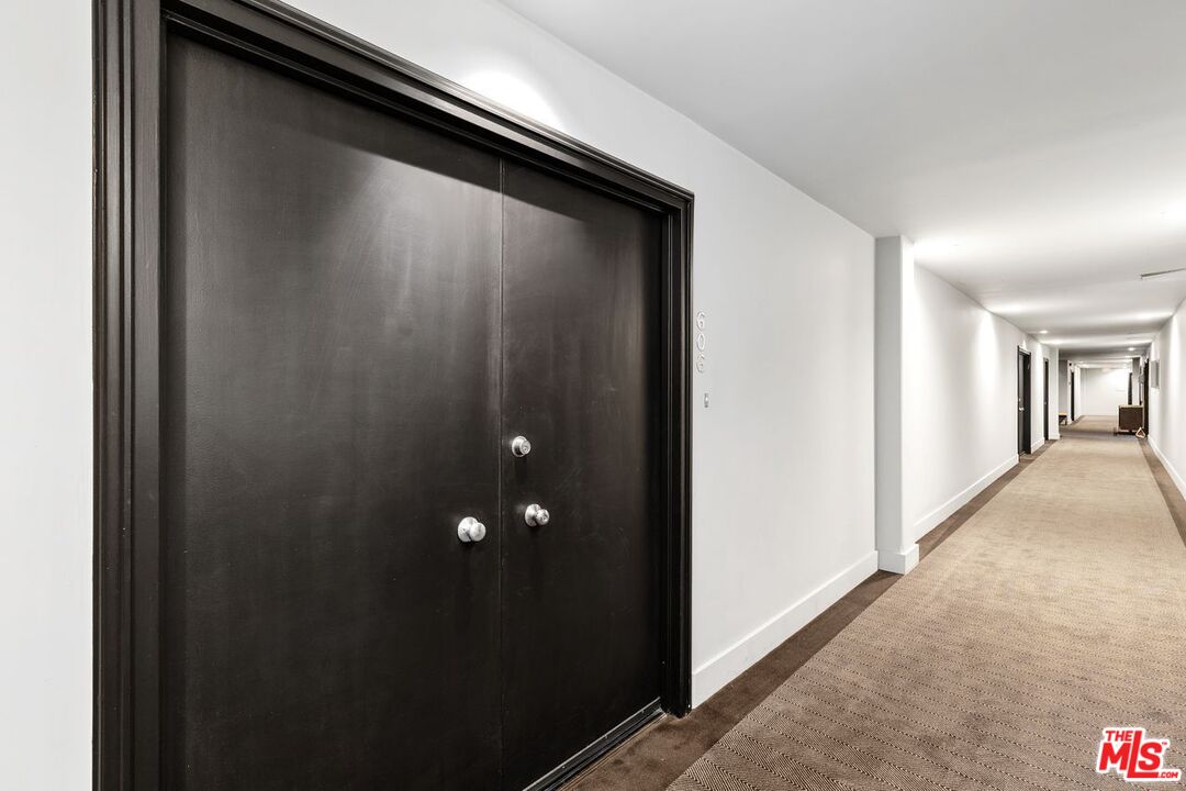 818 N Doheny Dr Unit: 606