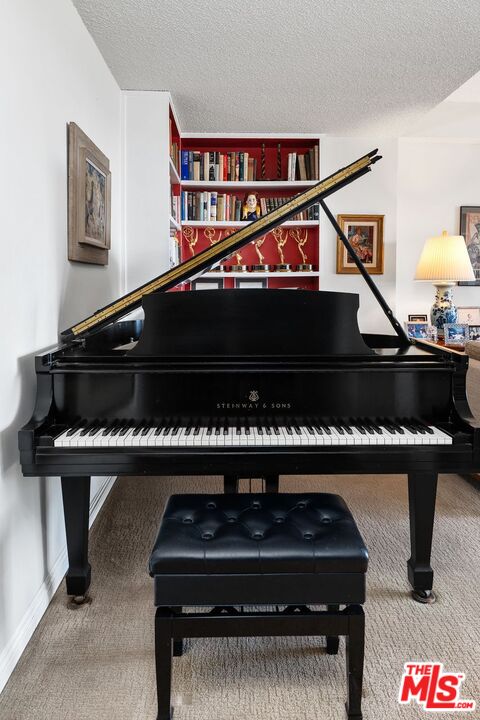 818 N Doheny Dr Unit: 606