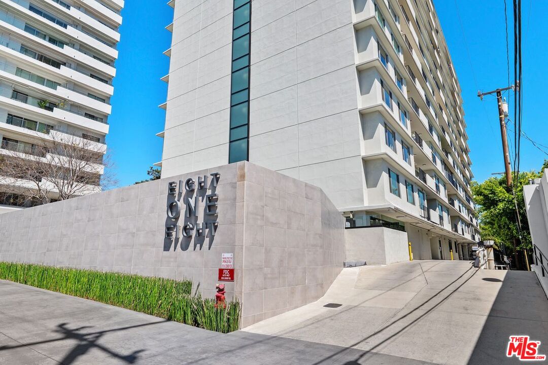 818 N Doheny Dr Unit: 606