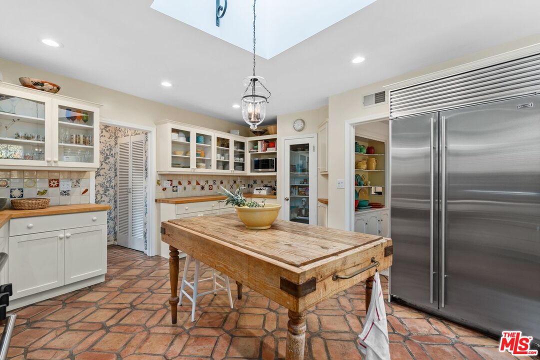 2109 Castilian Dr
