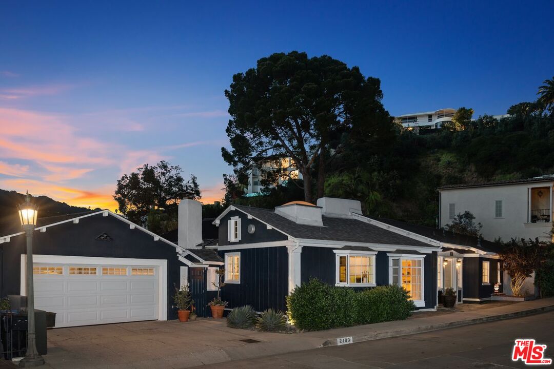 2109 Castilian Dr
