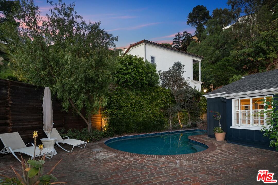 2109 Castilian Dr