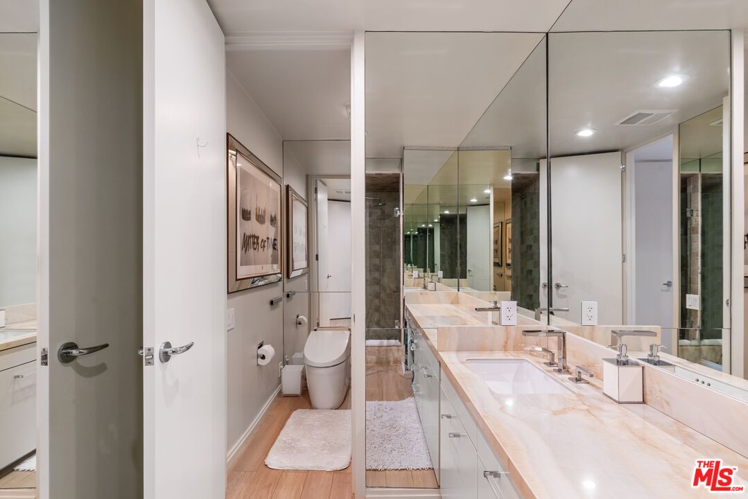 9255 Doheny Rd Unit: 703