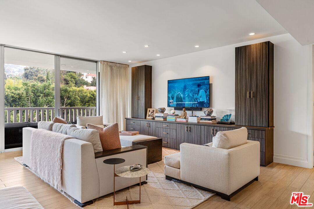 9255 Doheny Rd Unit: 703