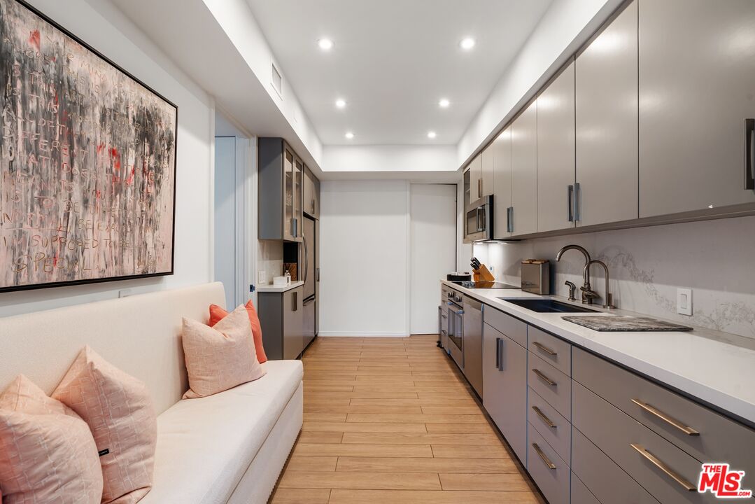 9255 Doheny Rd Unit: 703