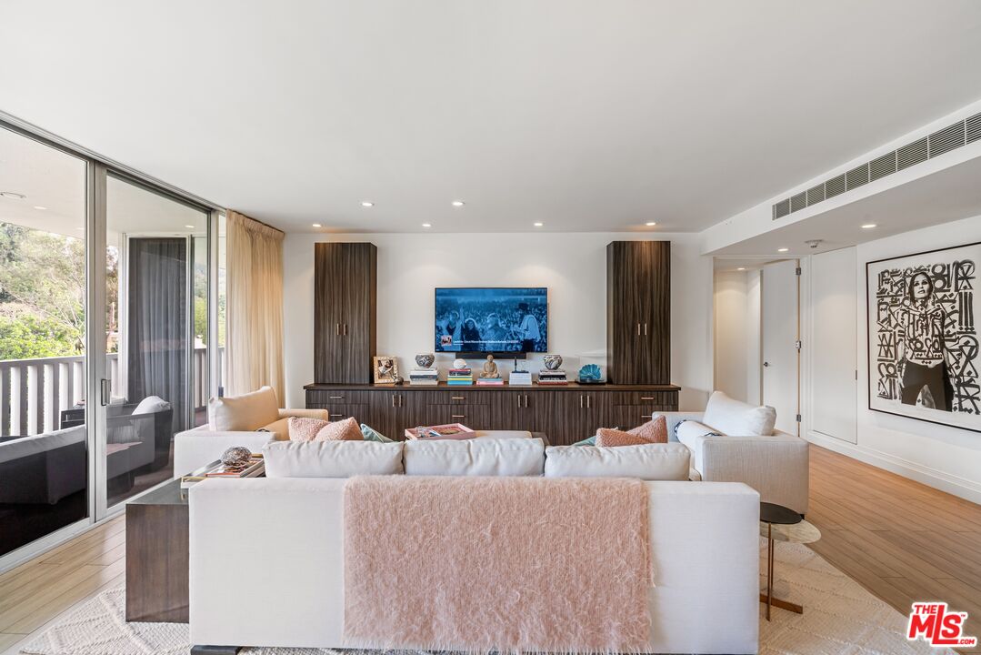 9255 Doheny Rd Unit: 703