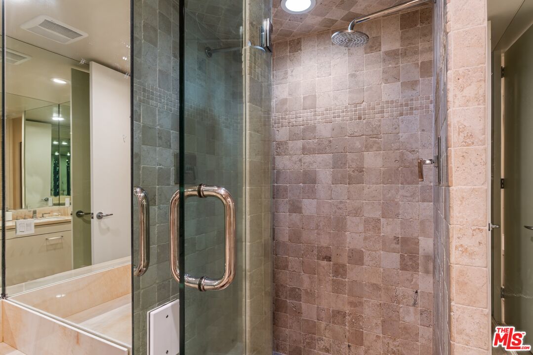 9255 Doheny Rd Unit: 703