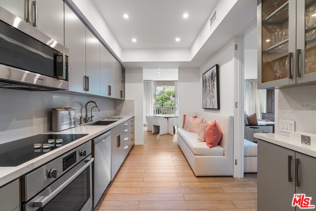 9255 Doheny Rd Unit: 703