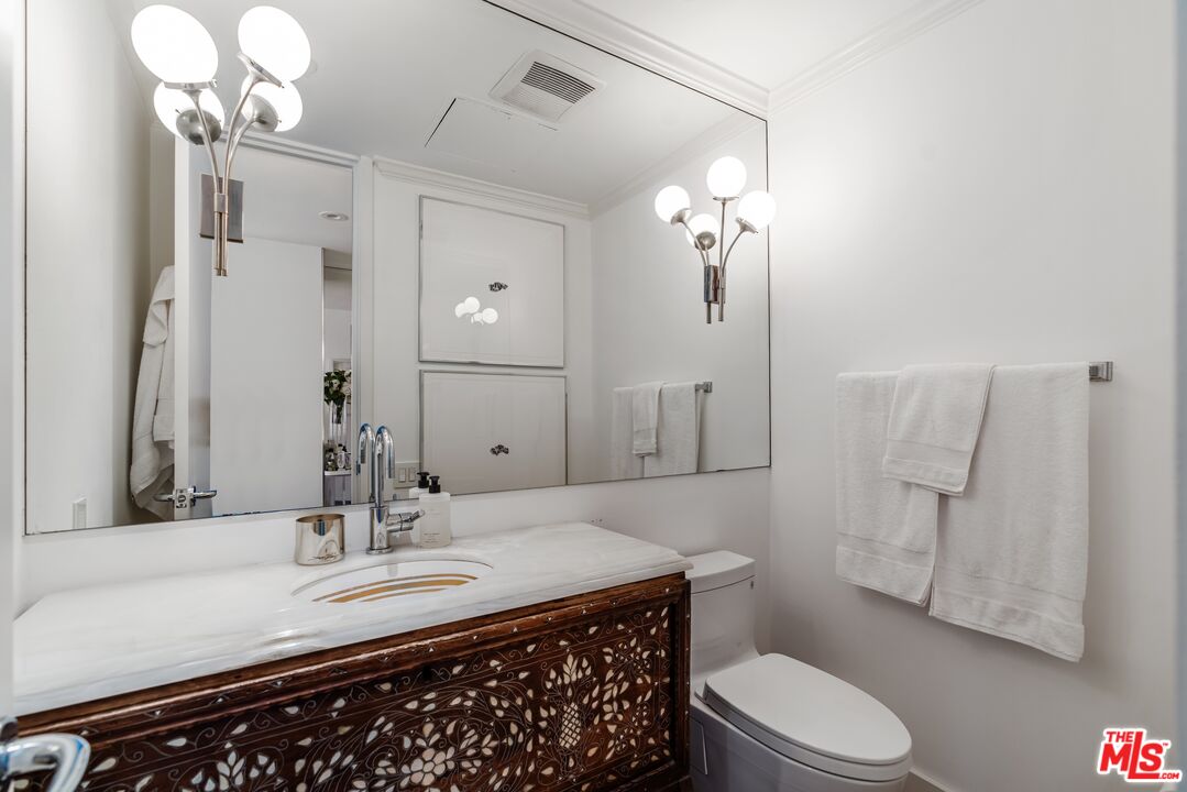 9255 Doheny Rd Unit: 703