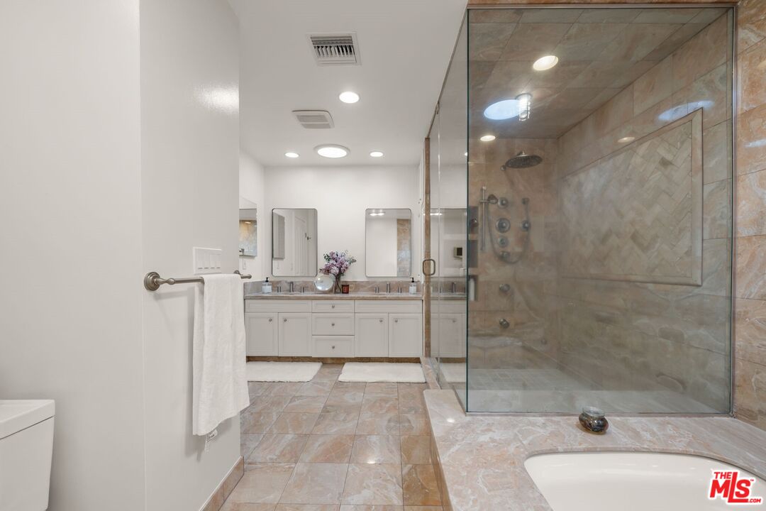 9023 Alto Cedro Dr