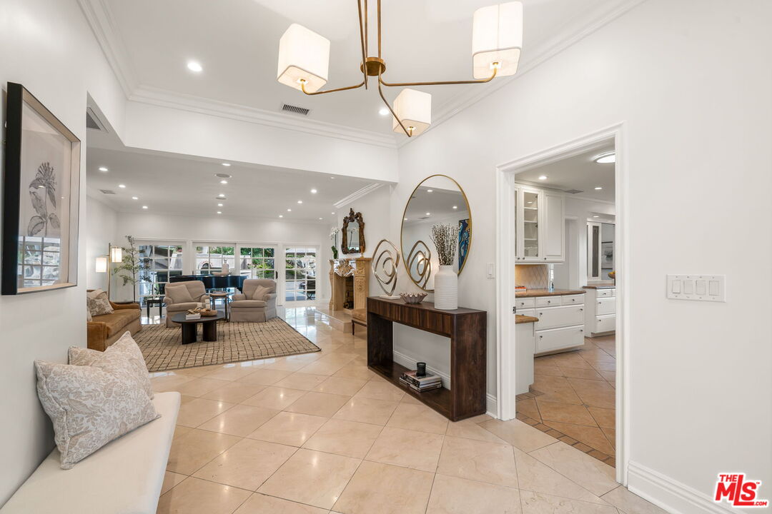 9023 Alto Cedro Dr