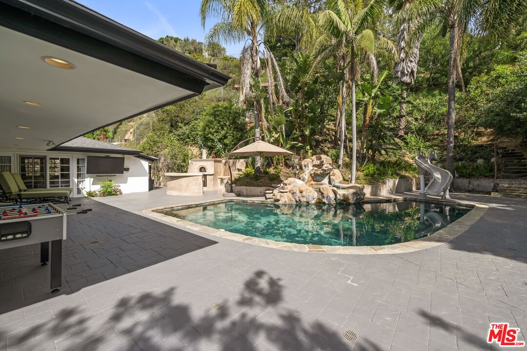 9023 Alto Cedro Dr