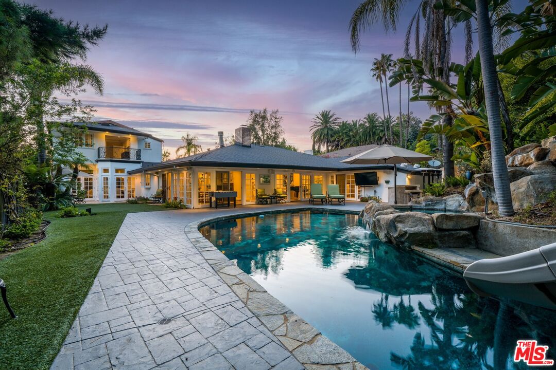 9023 Alto Cedro Dr