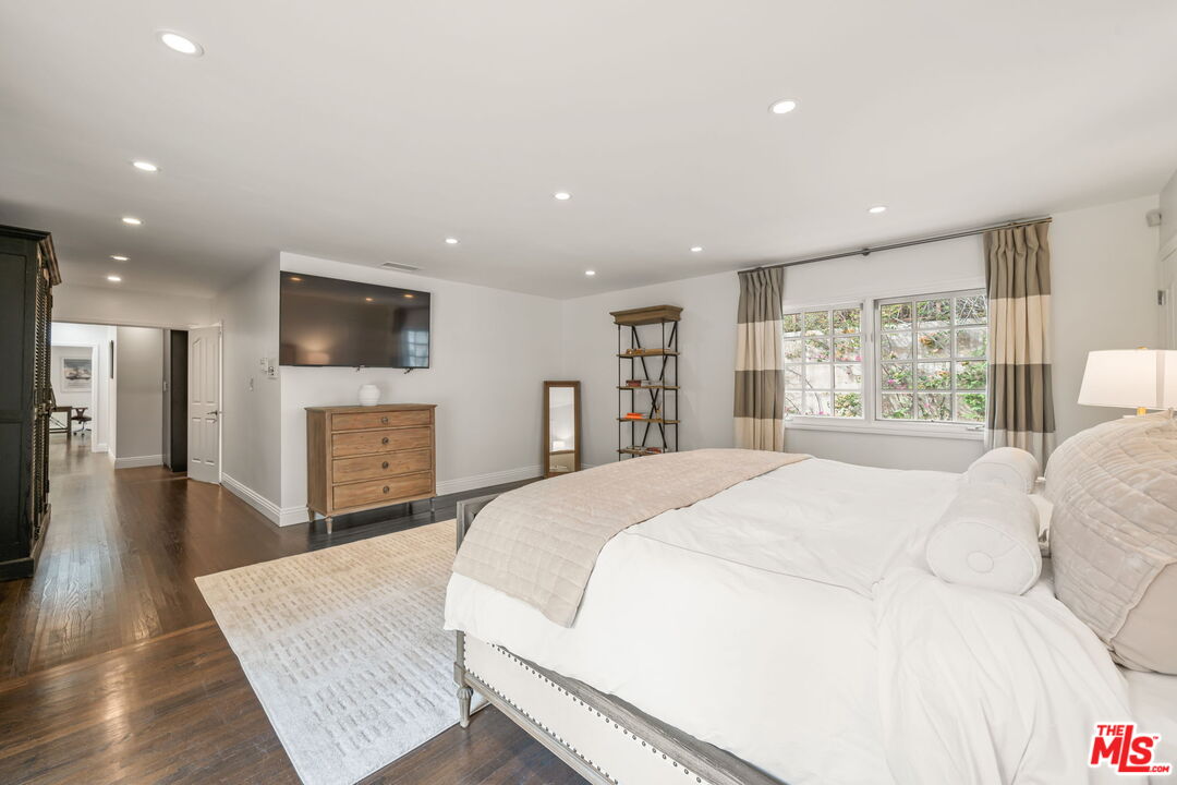 9023 Alto Cedro Dr