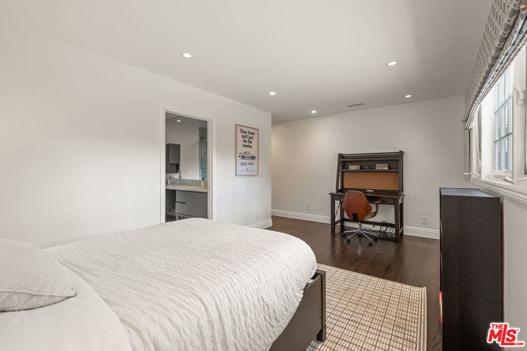 9023 Alto Cedro Dr