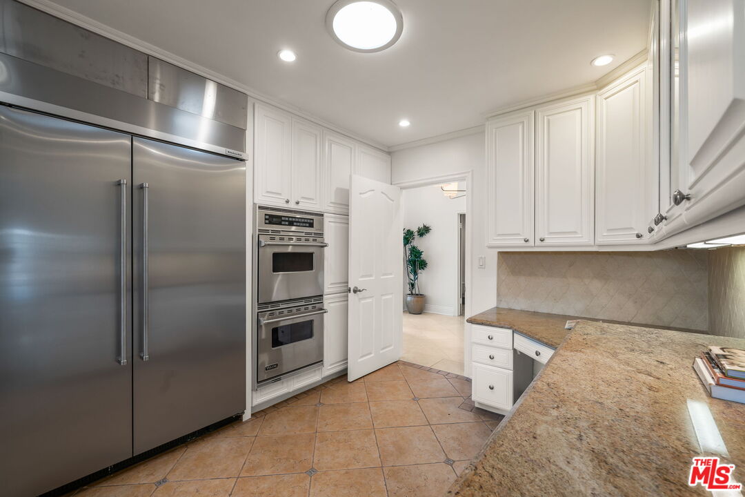9023 Alto Cedro Dr