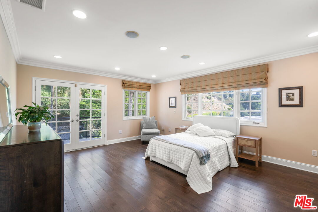 9023 Alto Cedro Dr