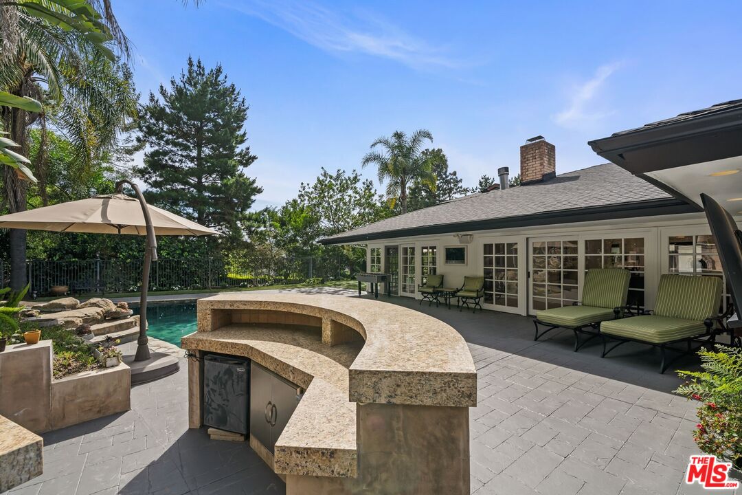 9023 Alto Cedro Dr