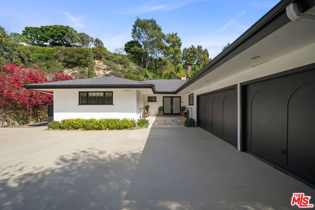 9023 Alto Cedro Dr