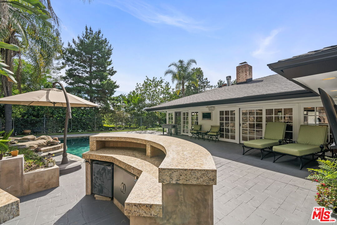 9023 Alto Cedro Dr