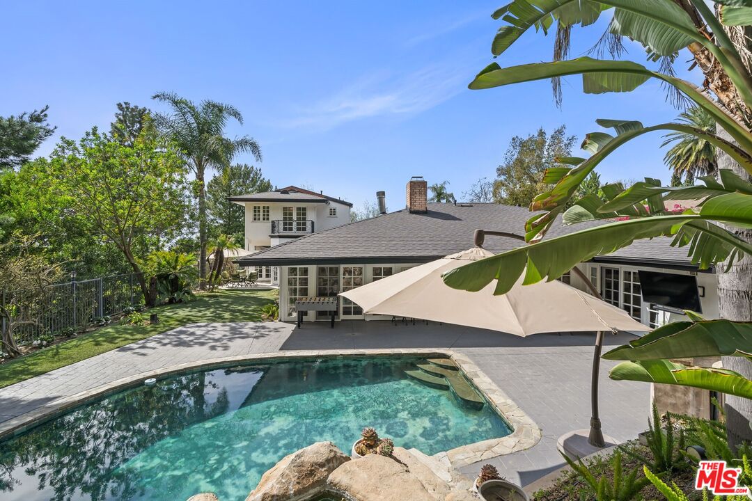 9023 Alto Cedro Dr