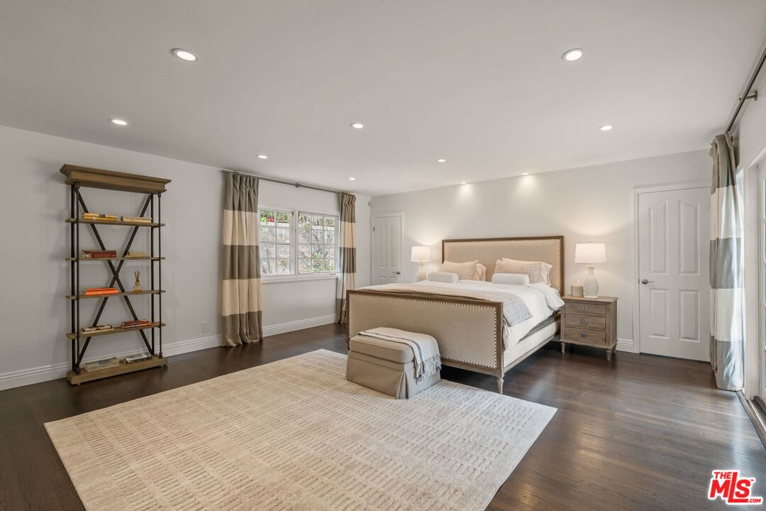 9023 Alto Cedro Dr