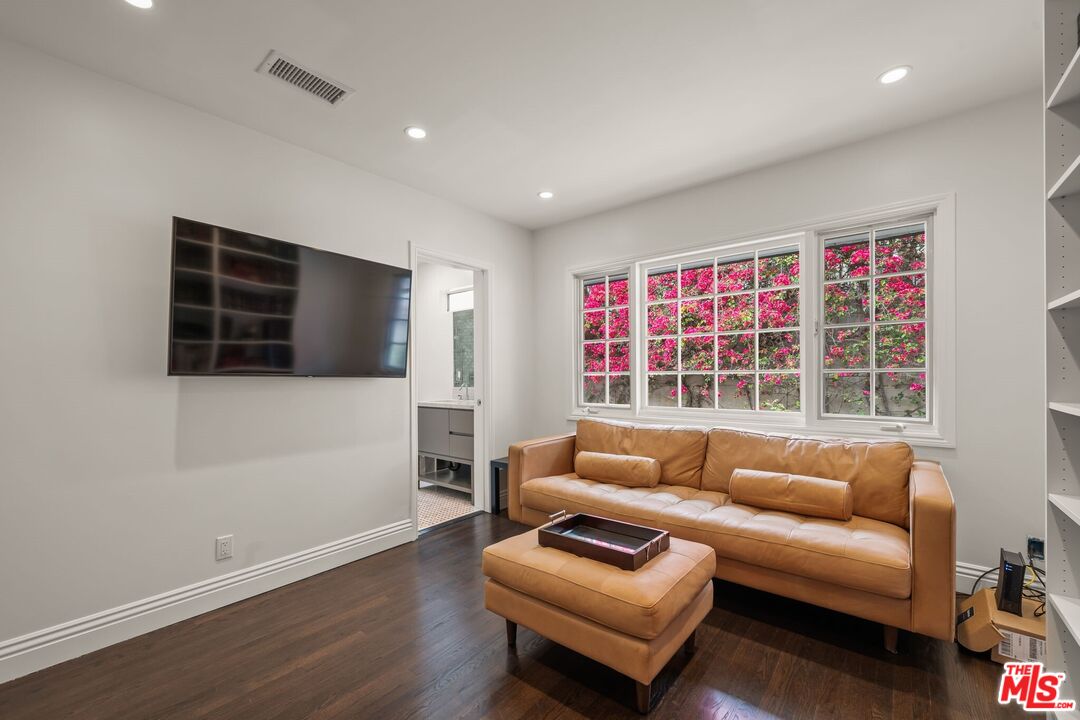 9023 Alto Cedro Dr