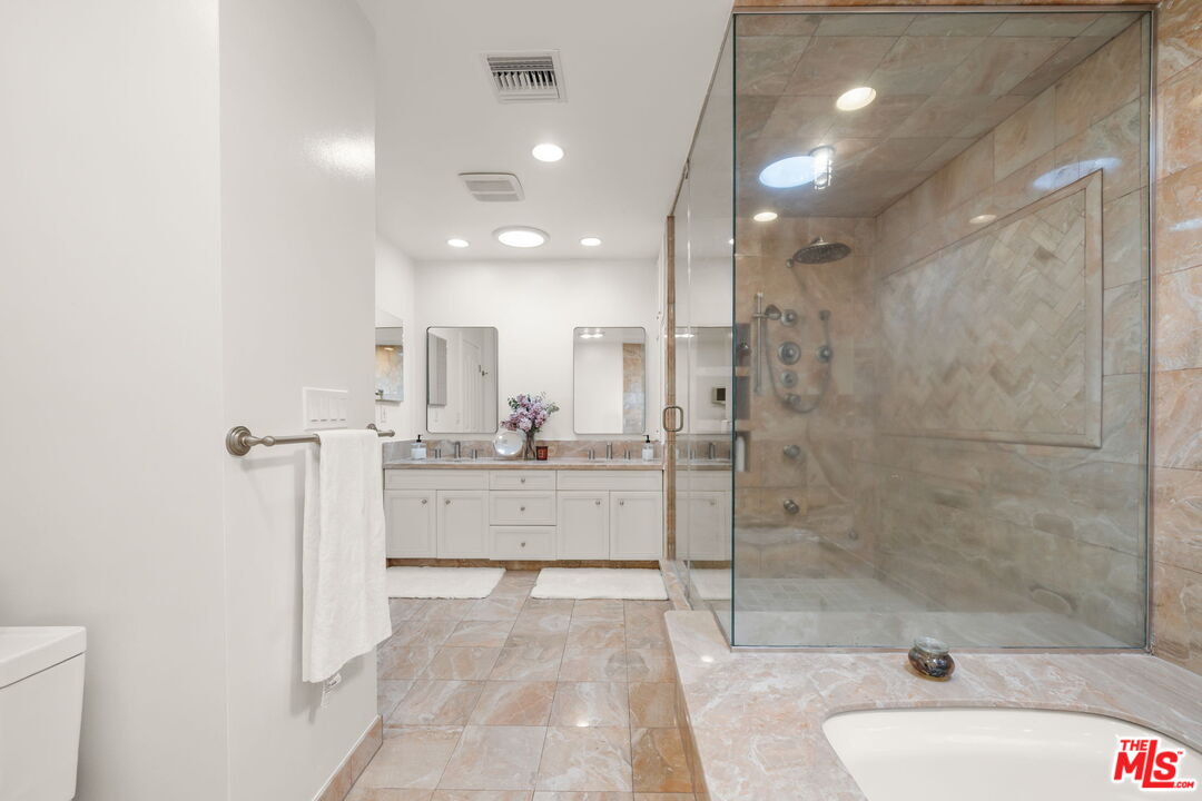 9023 Alto Cedro Dr