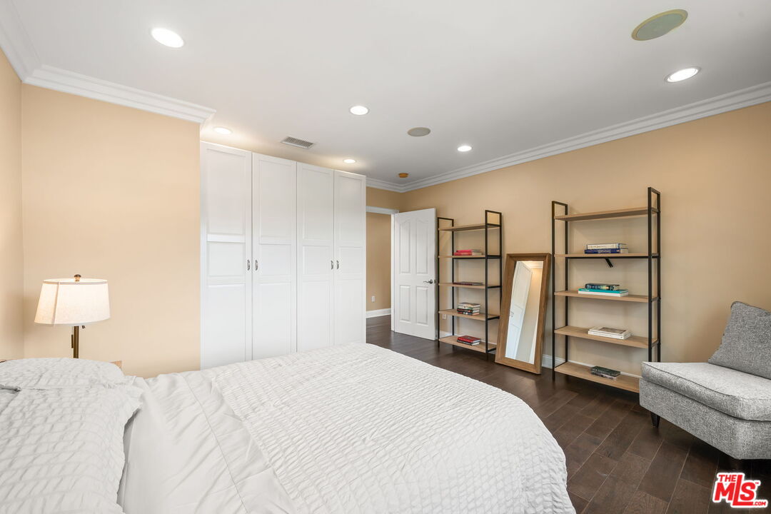 9023 Alto Cedro Dr
