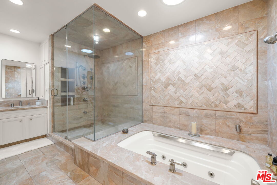 9023 Alto Cedro Dr