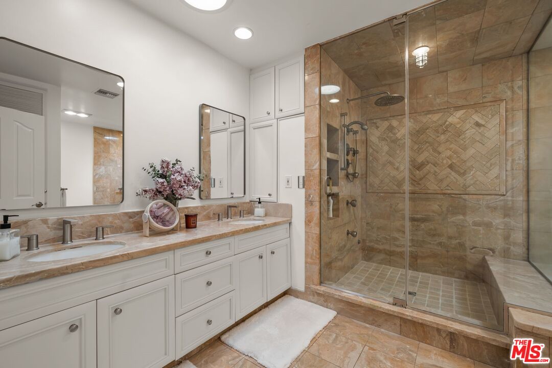 9023 Alto Cedro Dr