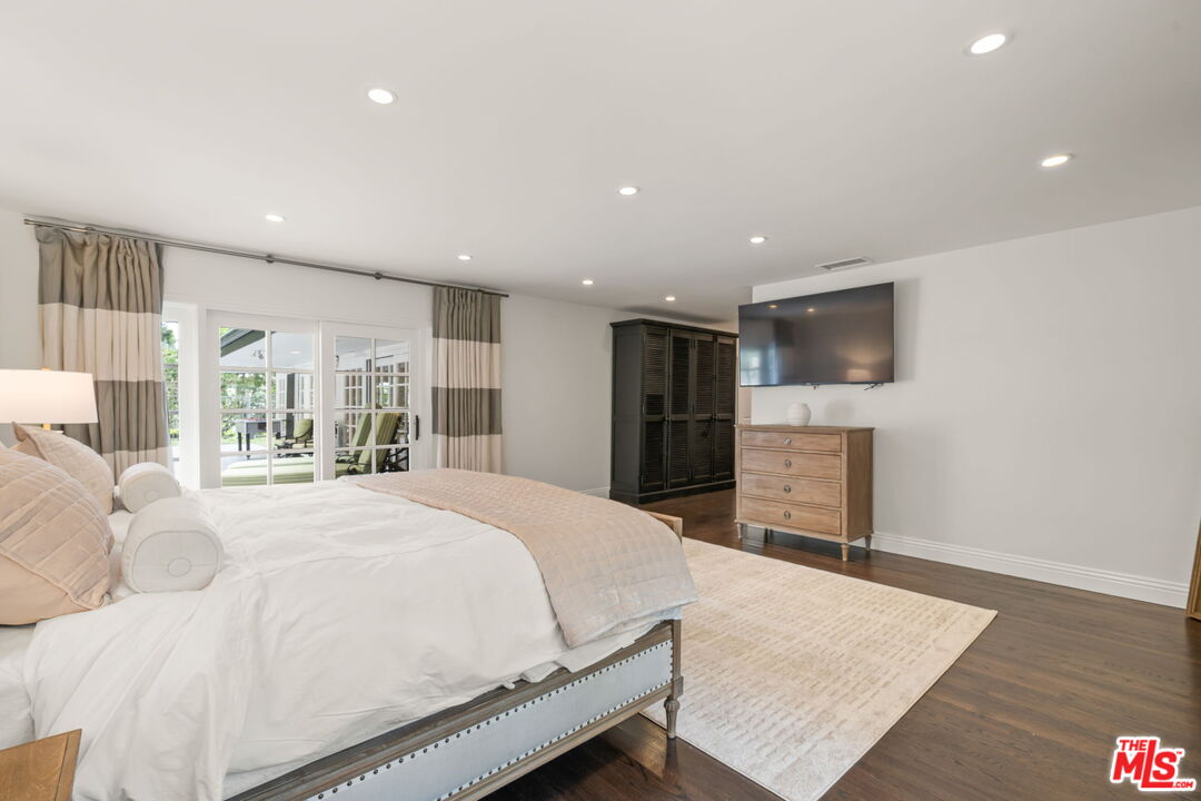 9023 Alto Cedro Dr