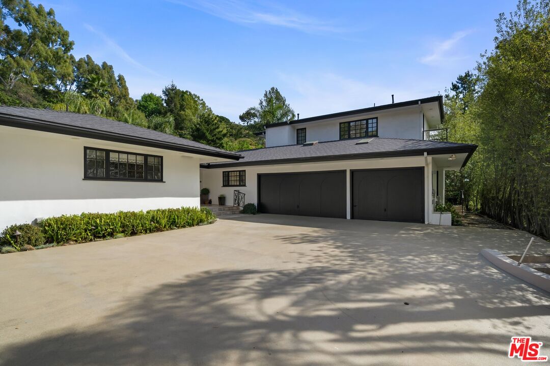 9023 Alto Cedro Dr
