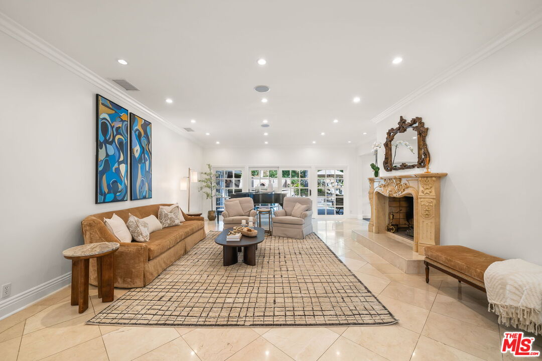 9023 Alto Cedro Dr