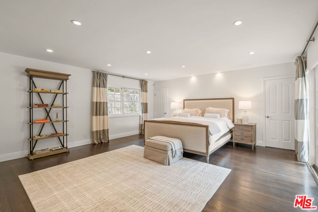 9023 Alto Cedro Dr