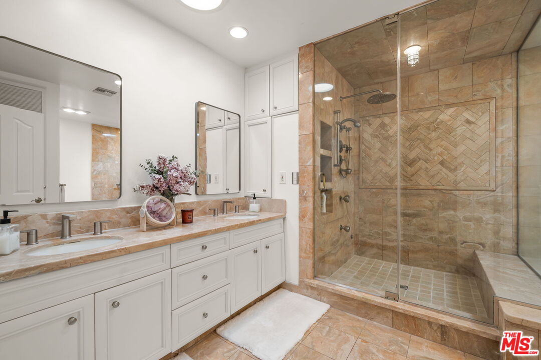 9023 Alto Cedro Dr
