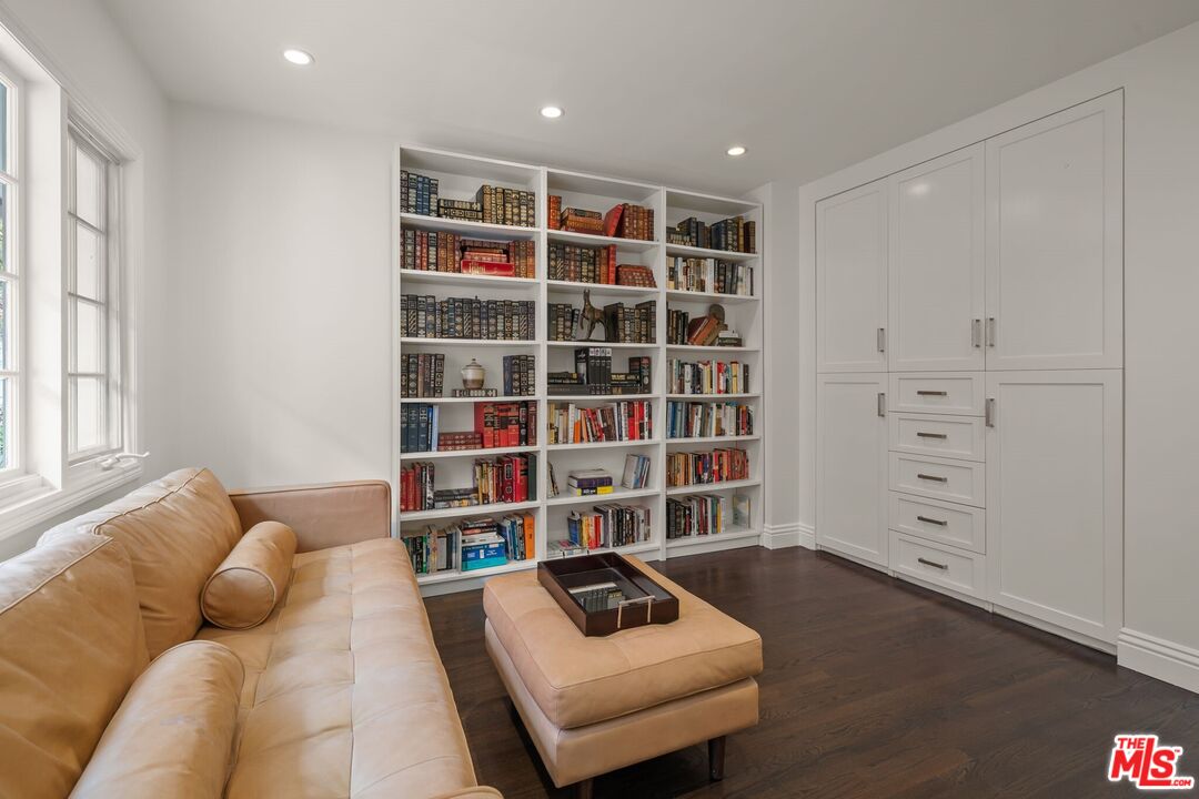 9023 Alto Cedro Dr