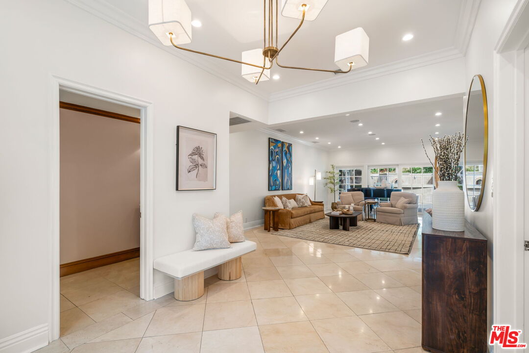 9023 Alto Cedro Dr