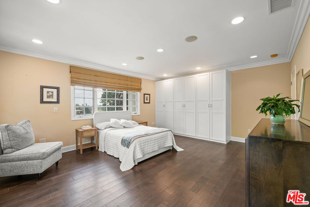 9023 Alto Cedro Dr
