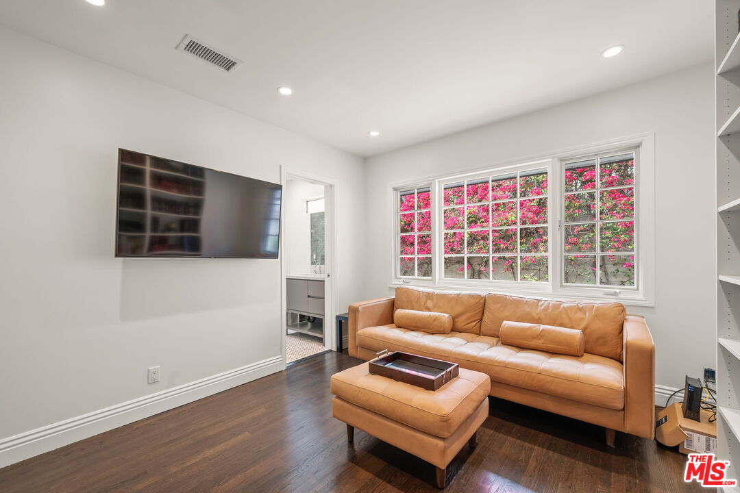 9023 Alto Cedro Dr