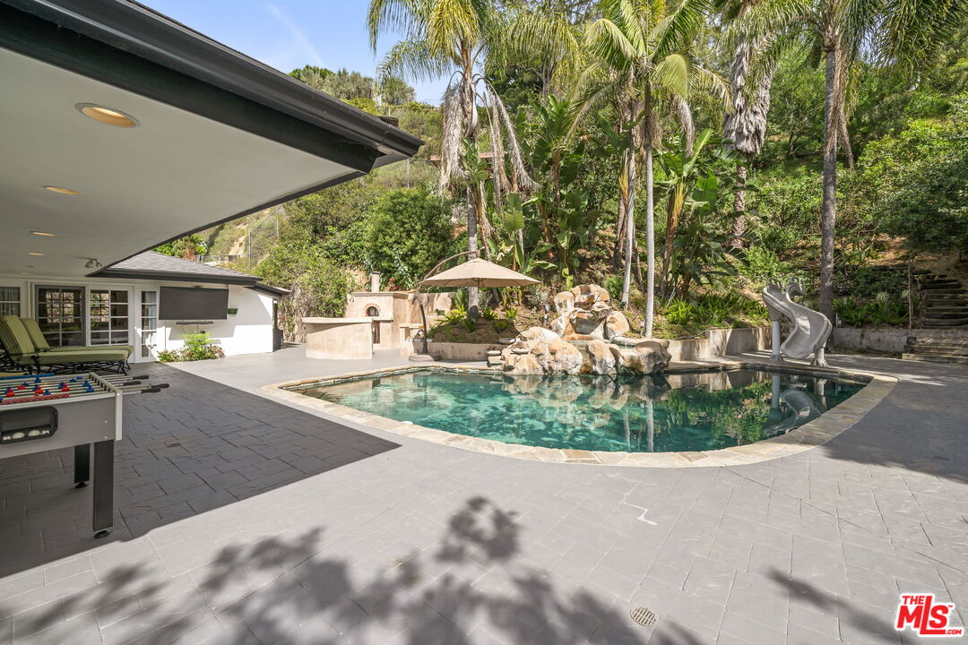 9023 Alto Cedro Dr