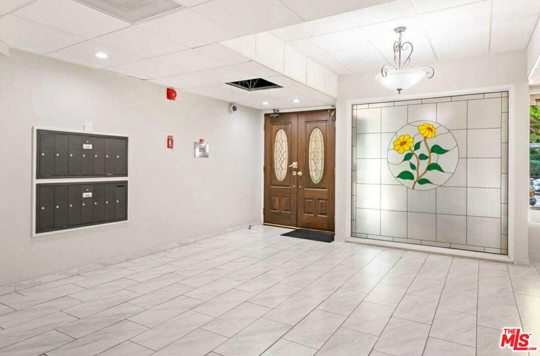 412 Arnaz Dr Unit: 7