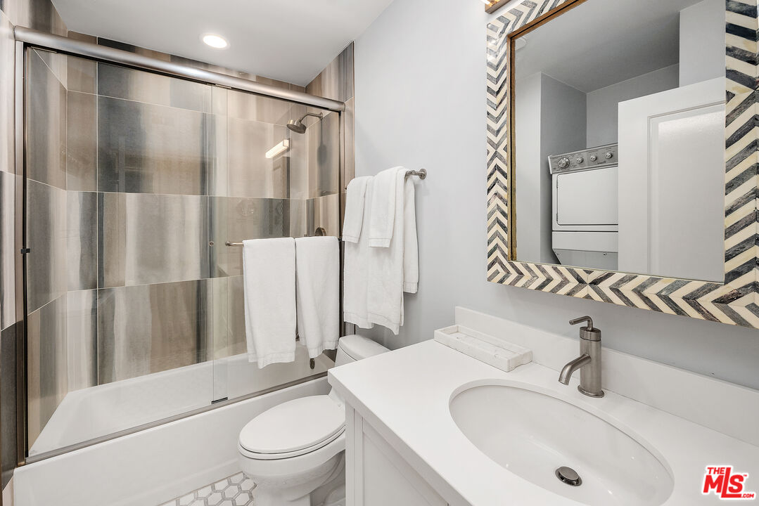 412 Arnaz Dr Unit: 7