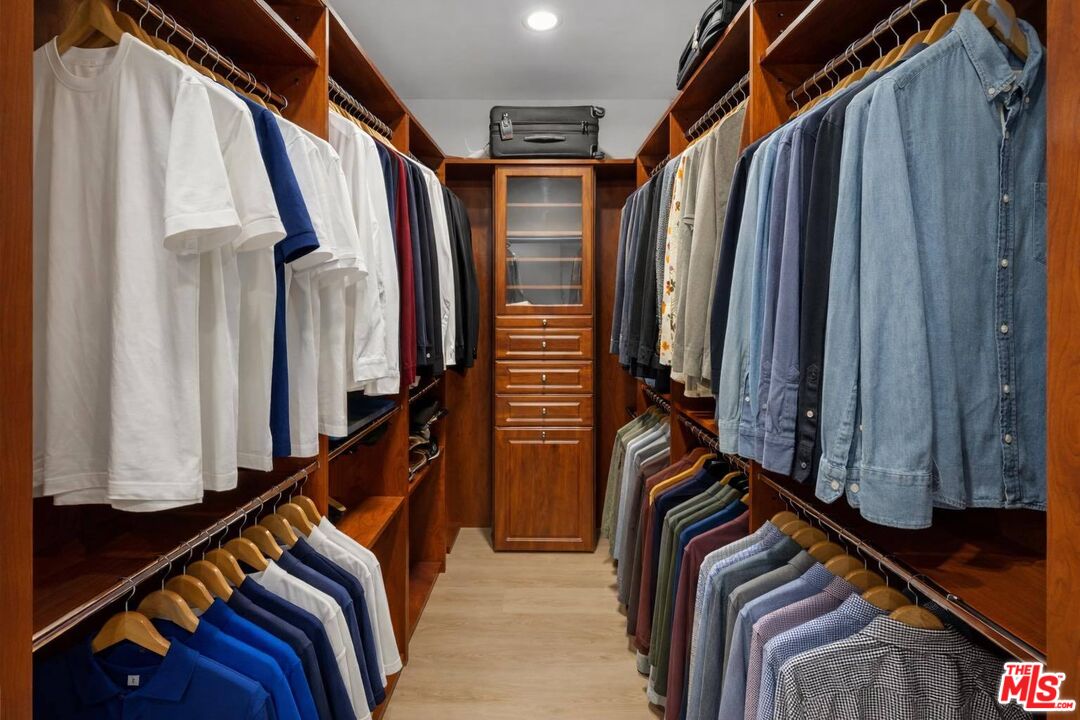 412 Arnaz Dr Unit: 7