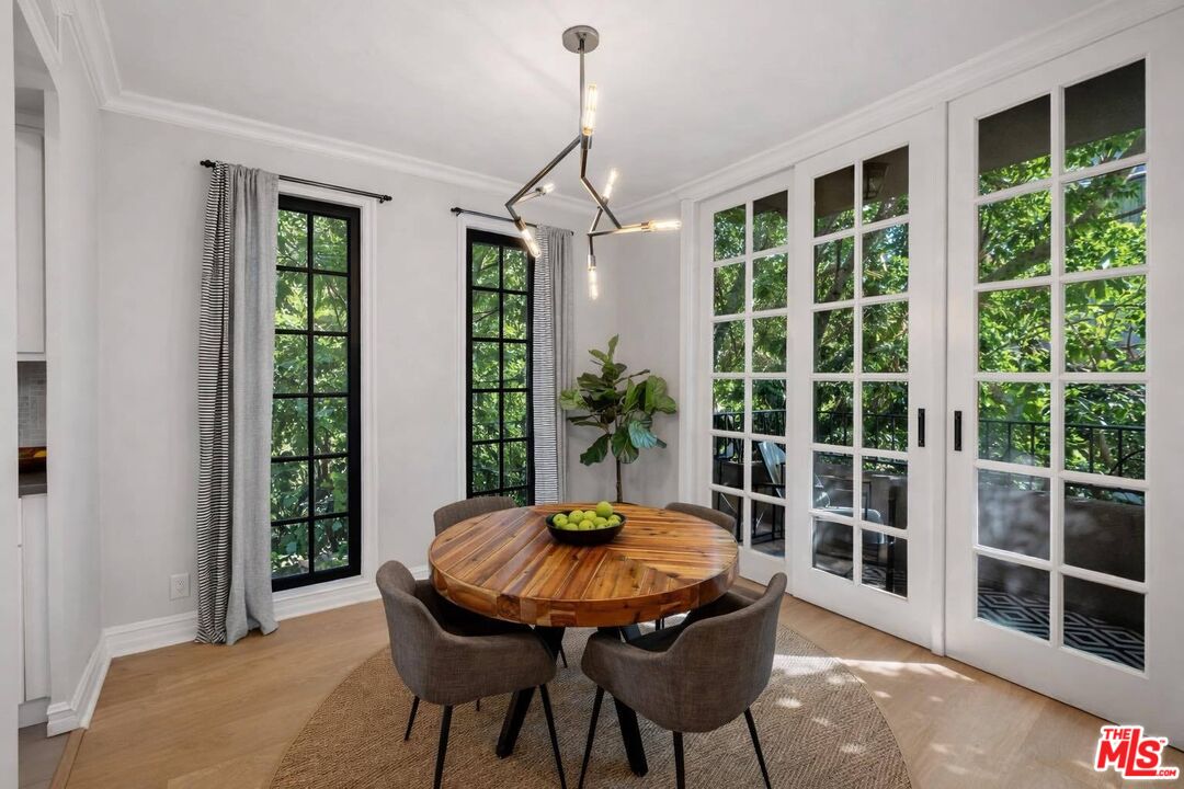 412 Arnaz Dr Unit: 7