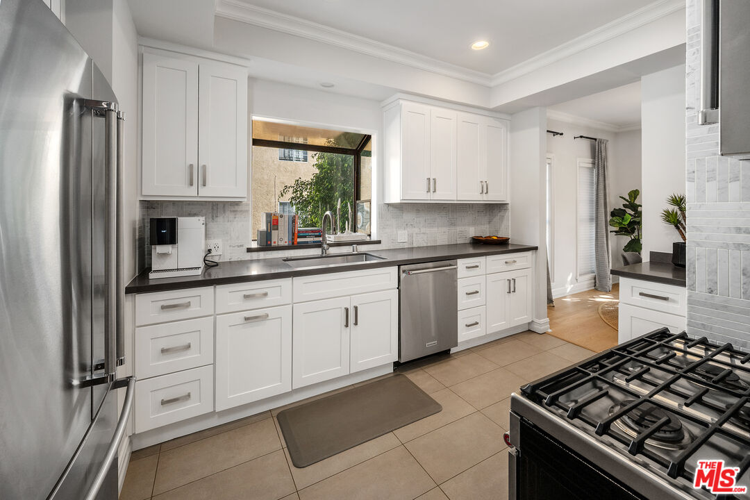 412 Arnaz Dr Unit: 7