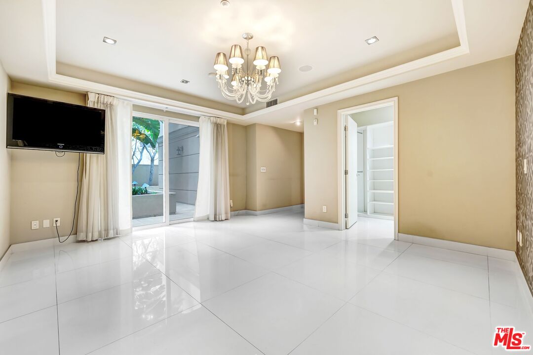 11921 Dorothy St Unit: 102