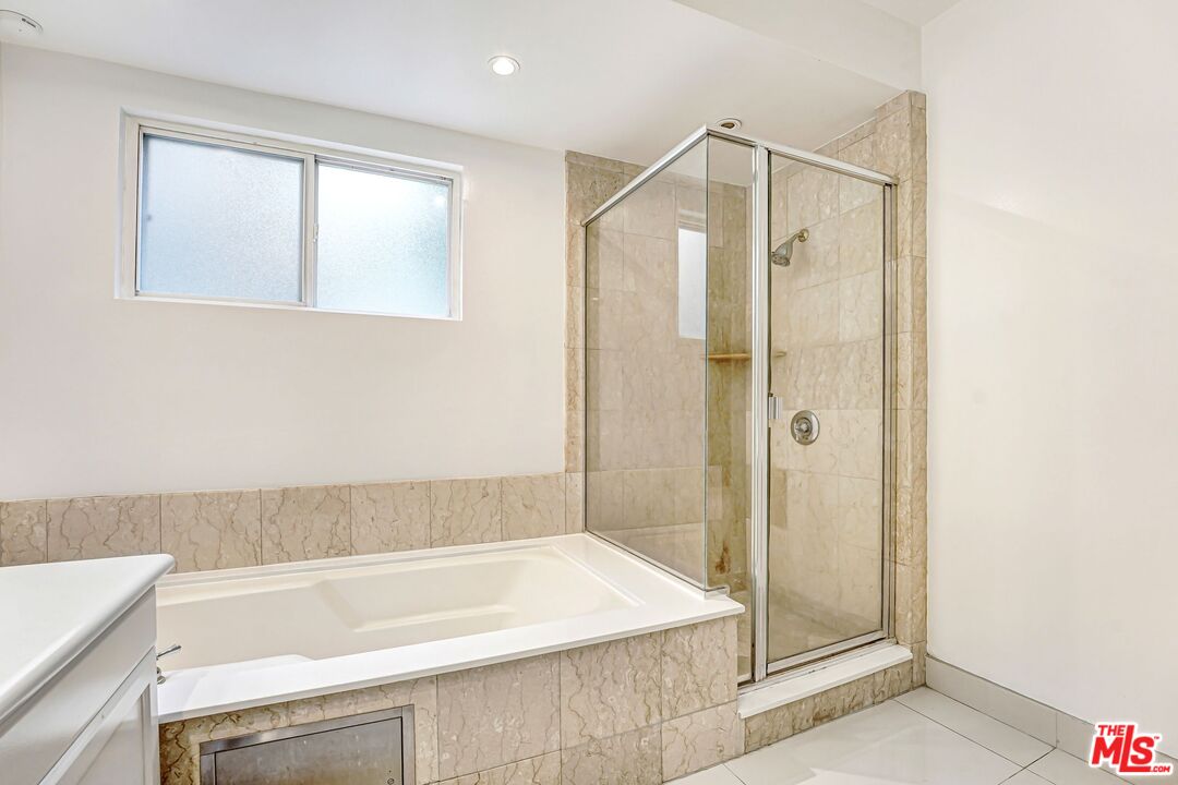 11921 Dorothy St Unit: 102
